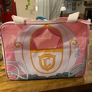 Cinderella carriage pet carrier